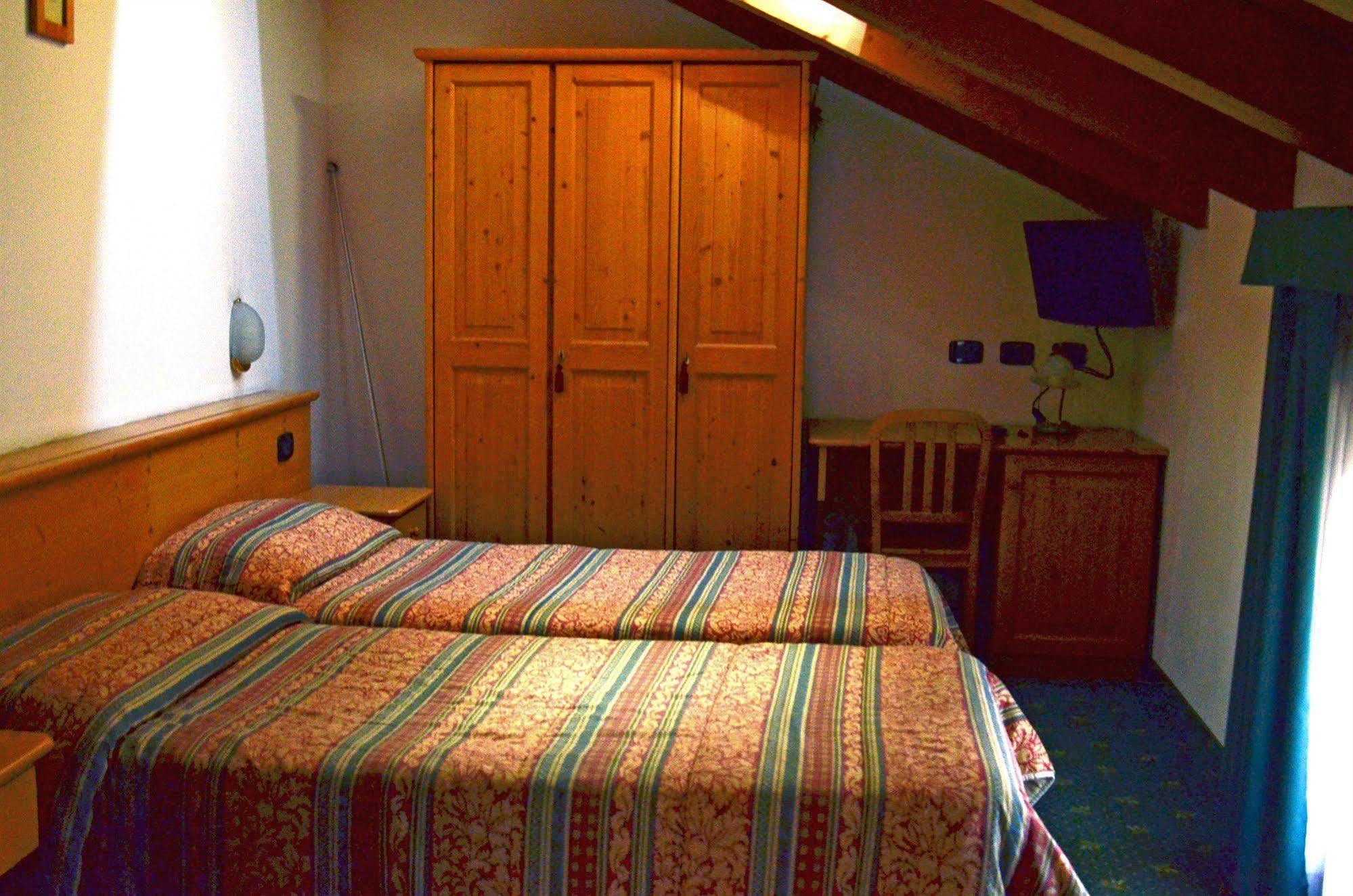 Alp Hotel Dolomiti Dimaro Exterior foto